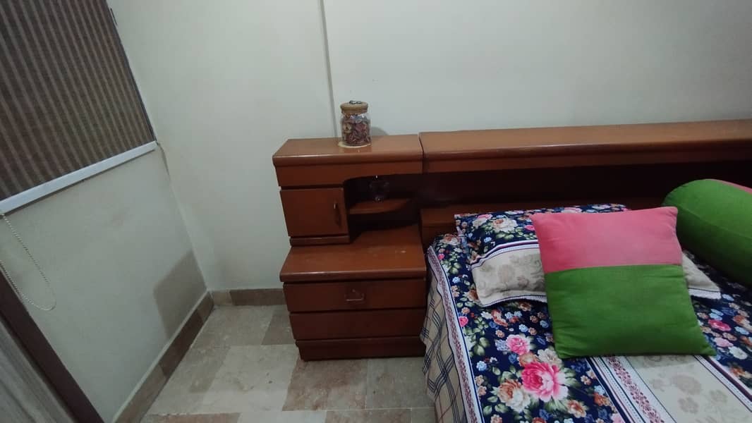 Bed Set (With Mattress) With 3 Side Tables & Dressing Table 4