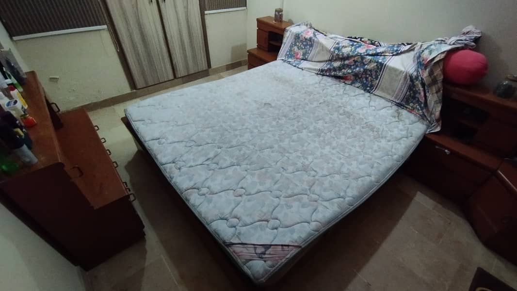 Bed Set (With Mattress) With 3 Side Tables & Dressing Table 6