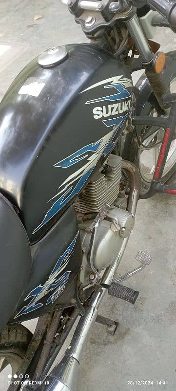 Suzuki GS150SE 3