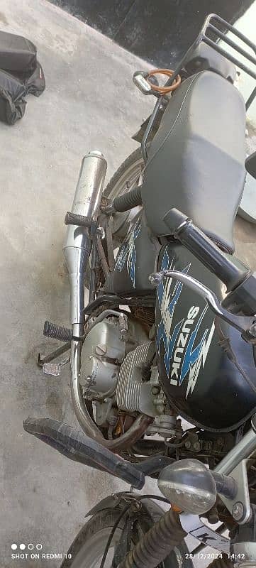 Suzuki GS150SE 5