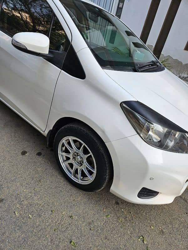 Toyota Vitz 2013 6