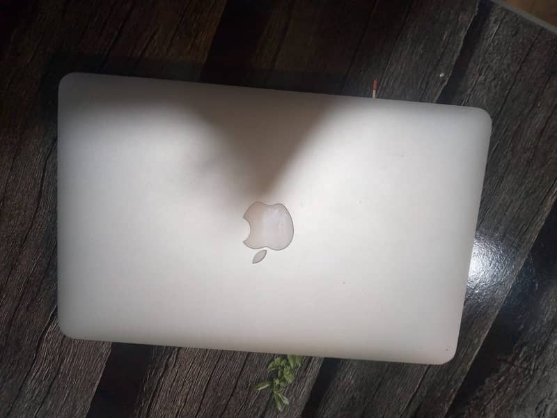 Apple Macbook Air 1465 i5 4/128GB 5