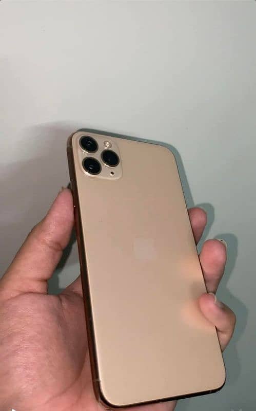 iPhone 11pro max 256 GB 03230916581 my what'sap 1