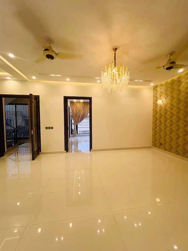 10Marla Lower Portion Available For Rent in AA Block Bahria Town Lahore 5