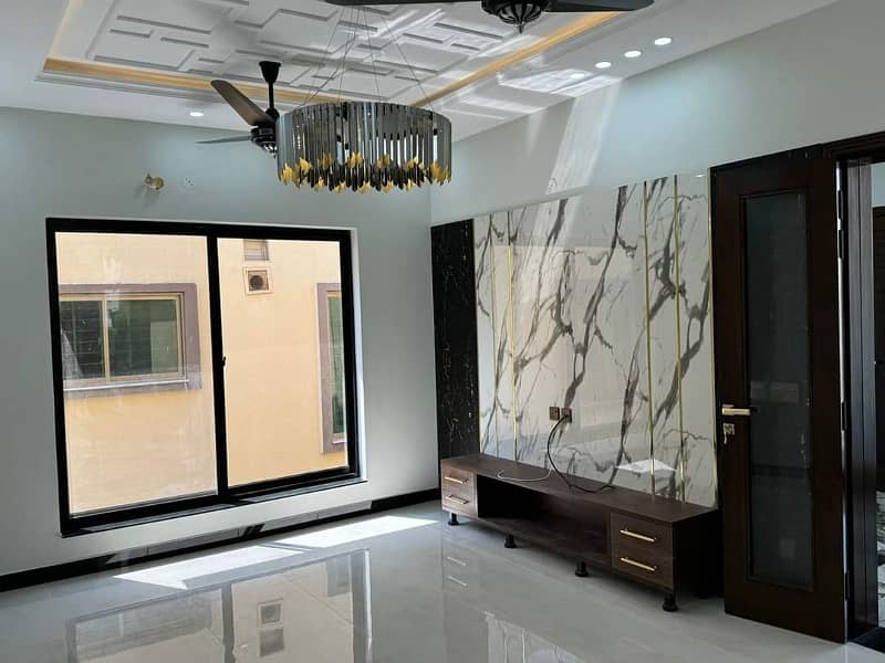 10Marla Upper Portion Available For Rent in Overseas A Block Bahria Town Lahore 3