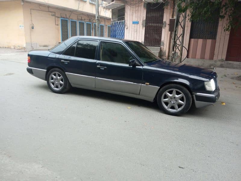 Mercedes E Class 1988 6