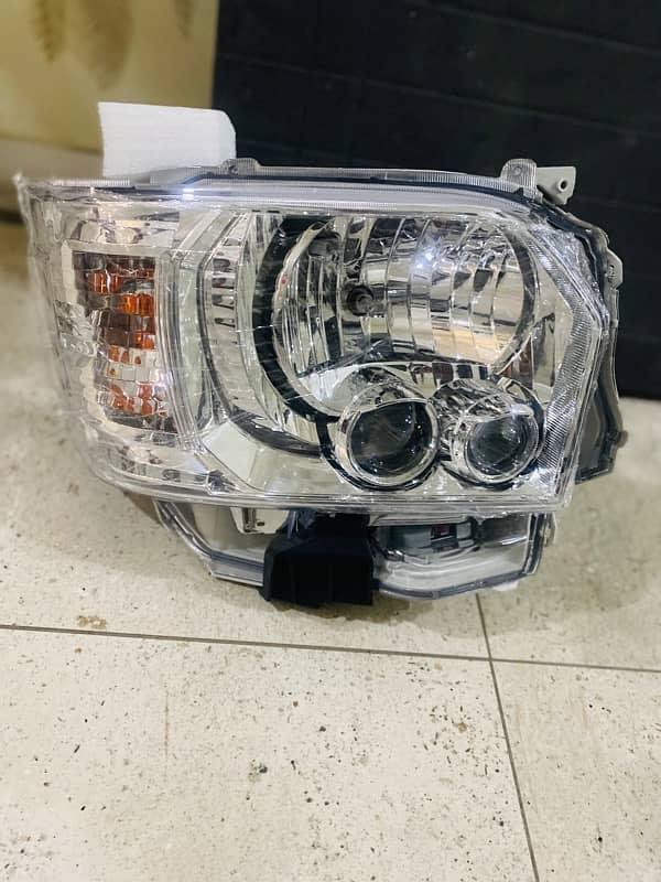 Toyota Hiace LED headlights TRH224 TRH223 TRH228 TRH229 TRH214 TRH219 1