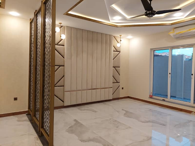 DON'T Miss This 1 Kanal Luxury House In Bahria Town ( Gas Meter Installed ) 17