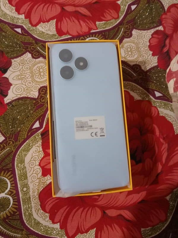 Realme Note 50 4/64 For sale New mobile only box Open +92 301 7126295 1