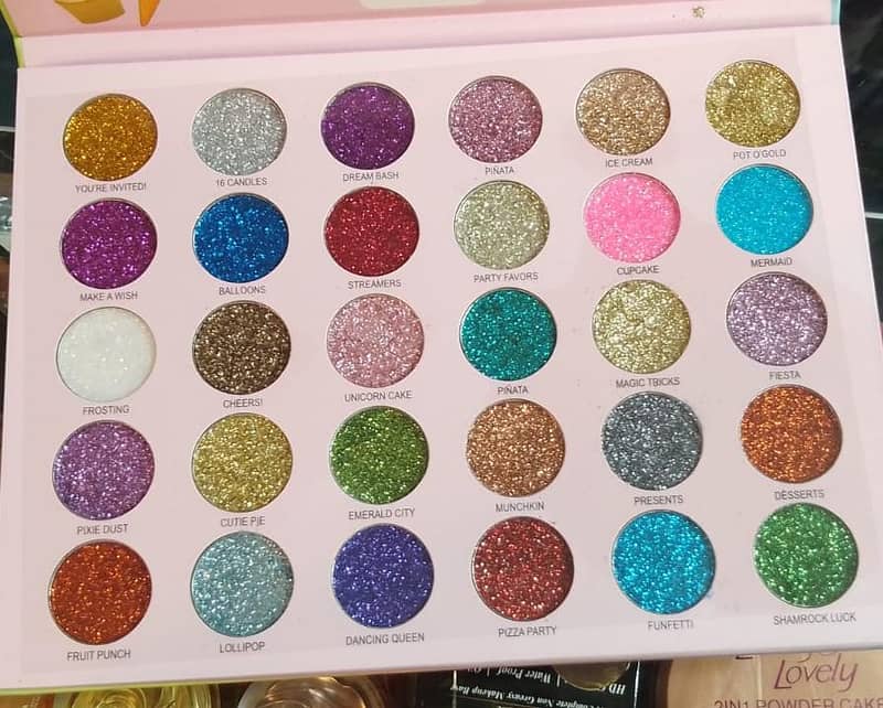 Eyeshadow / Eye palette / 24 Multicolour Matte and Glitter Eyeshadows 3