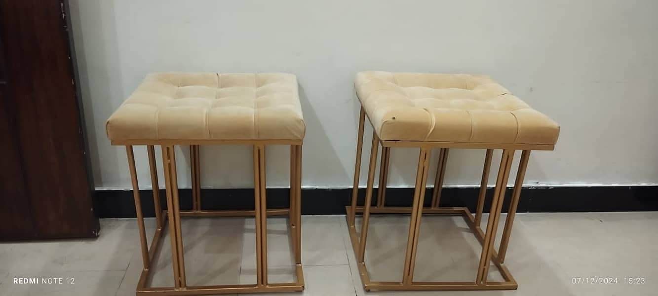 2 stools in camel clr 1