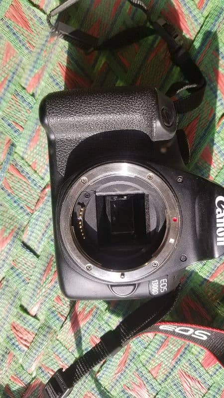 Canon 1300d 18-55mm lens plus 32 GB Card plus Camera Bag 10