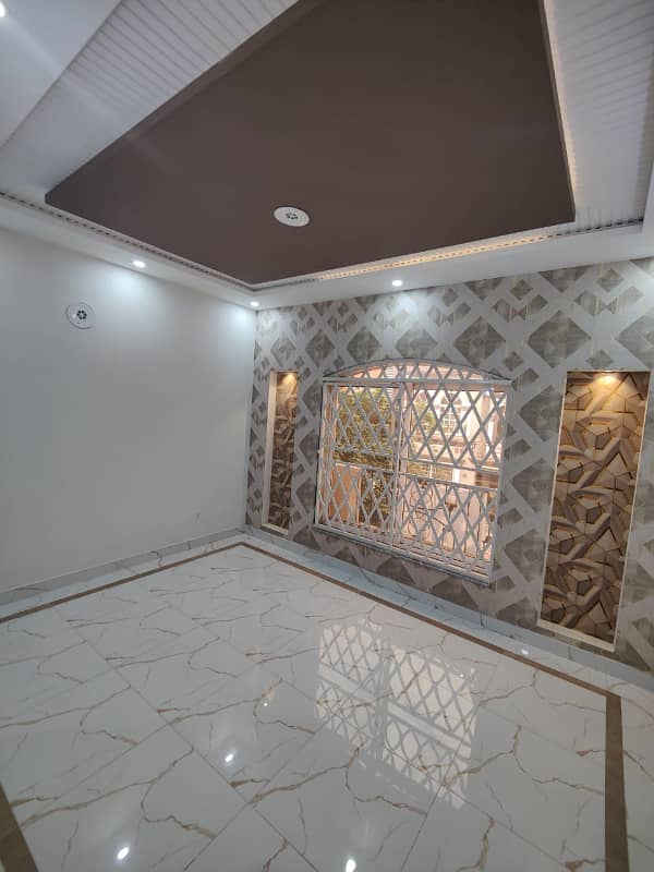 Like Brand New 5 Marla Luxury Upper Portion Available For Rent in CC Block Bahria Town Lahore 6