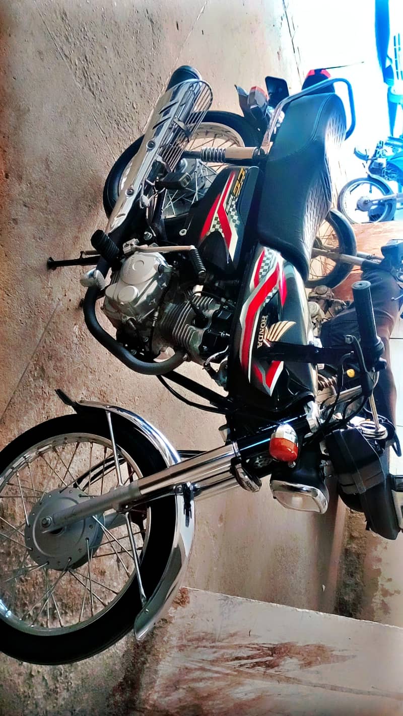 Honda CG 125 2024 3