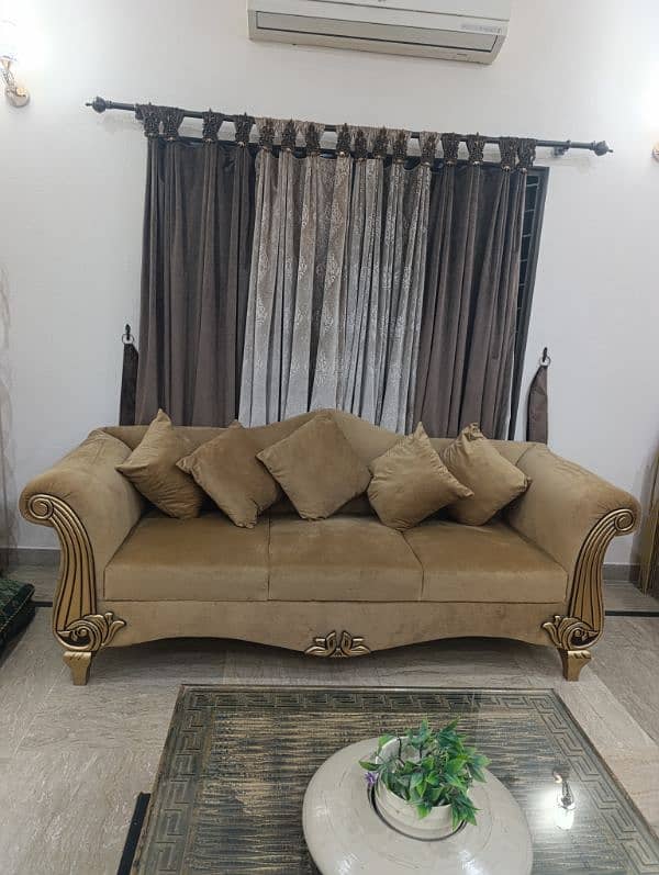 6 seater sofa set available for sale in excellent condition 0