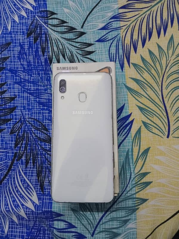 Samsung Galaxy A30 2