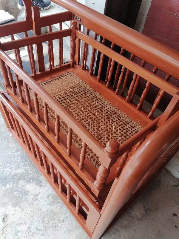 Wooden baby cot / baby bed / baby swing 3