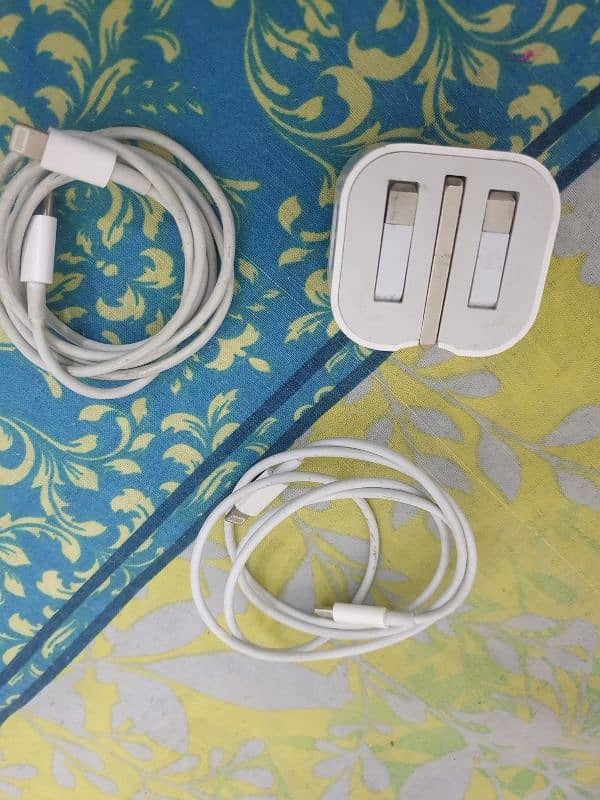 iphone 25 watts adopter with 2 cables 6