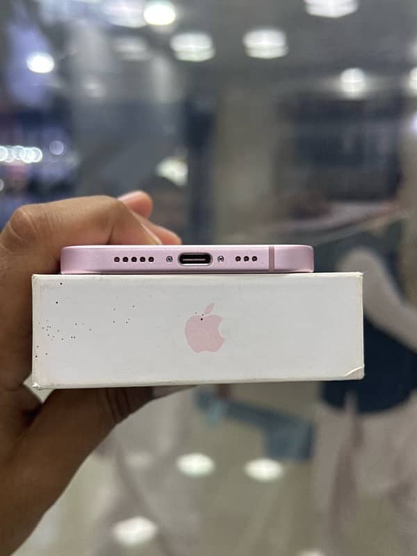 IPHONE 15 128Gb 4