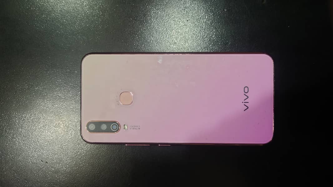 Vivo Y17 1