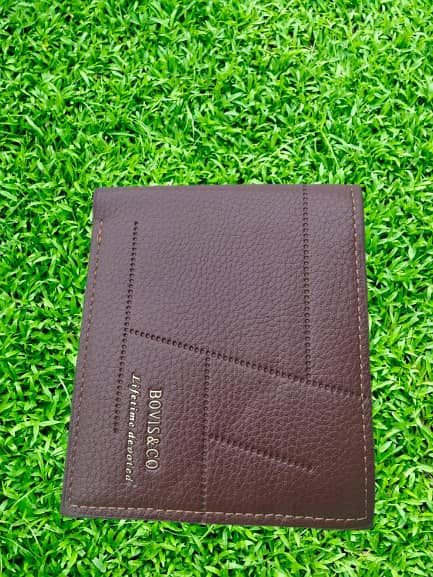 Luxury Bifold Wallet – Sleek and Functional Design 2