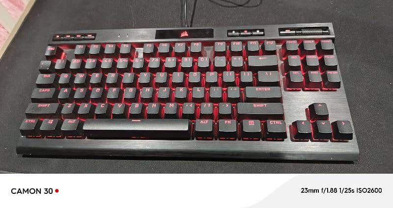 Corsair k70 RGB TKL Champion Series - Cherry Max Speed Grey 2