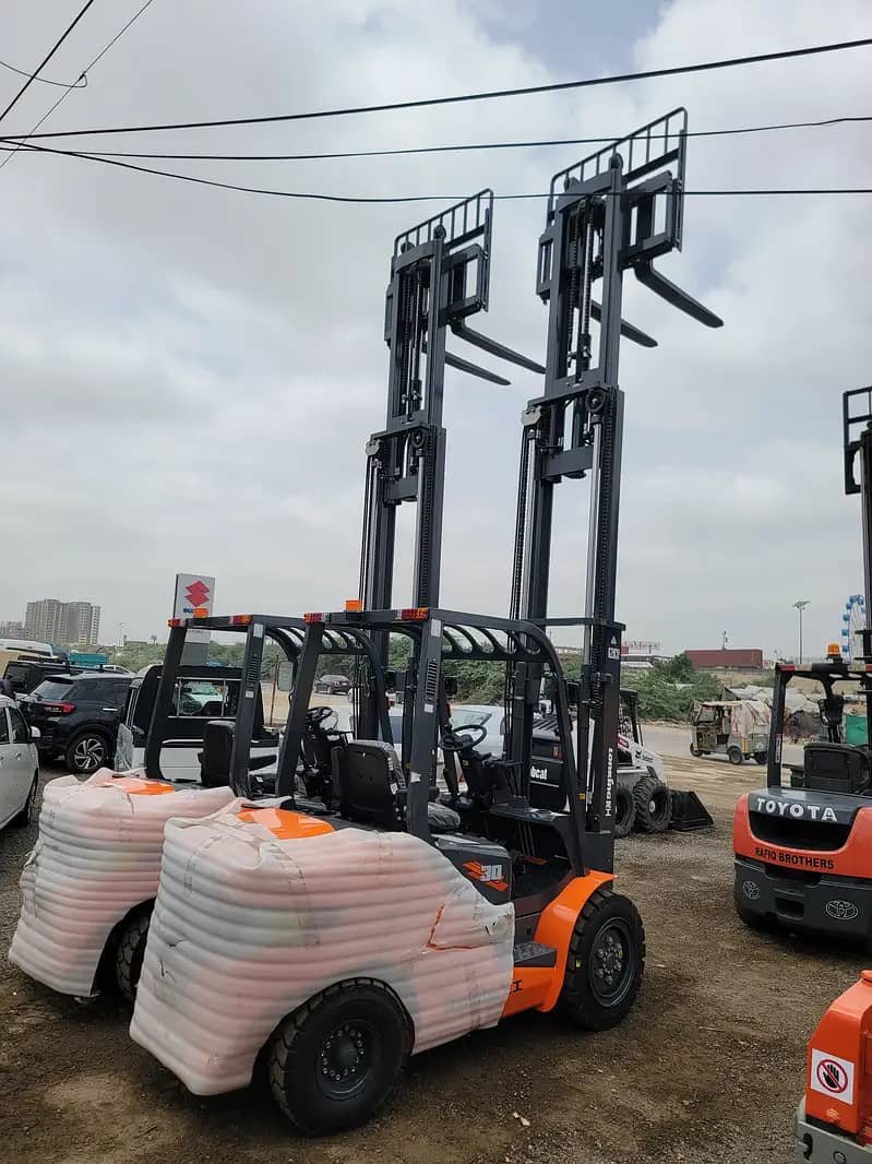 3 Ton Brand New Forklifts Lifters for Sale in Karachi, All Pakistan D 10