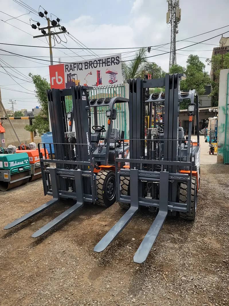 3 Ton Brand New Forklifts Lifters for Sale in Karachi, All Pakistan D 19