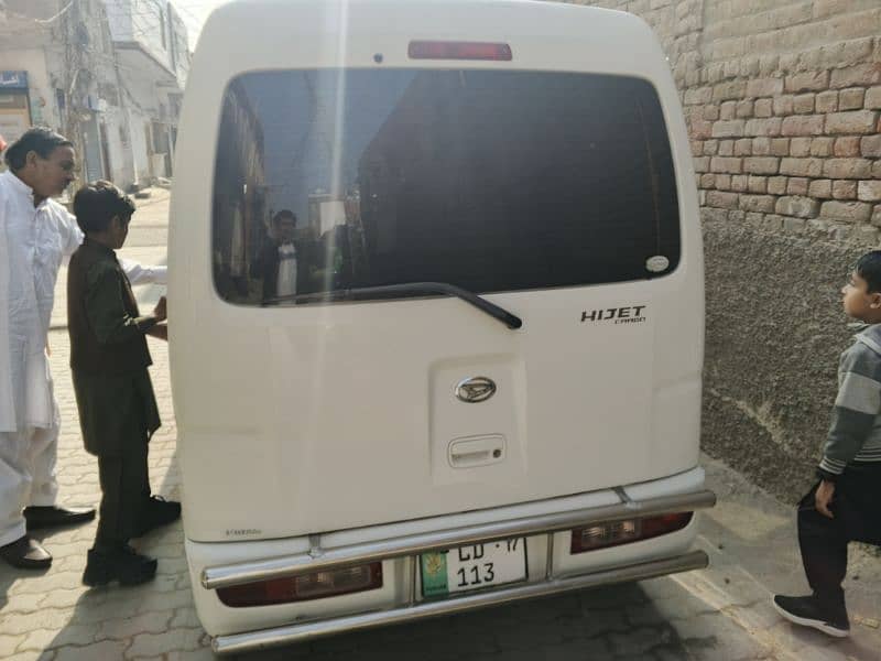 Daihatsu Hijet 2017 3