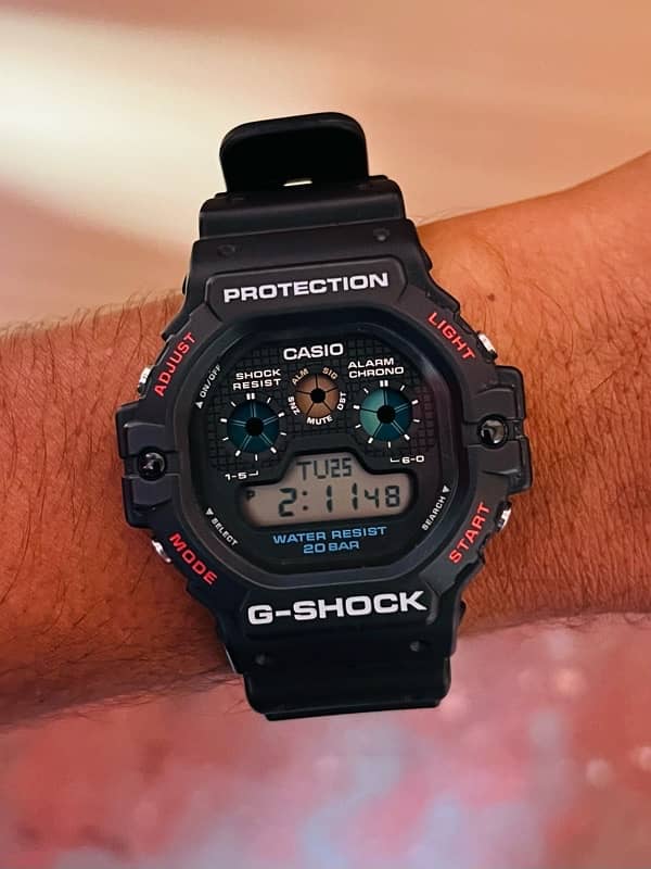 Casio G-Shock DW-5900-1 1