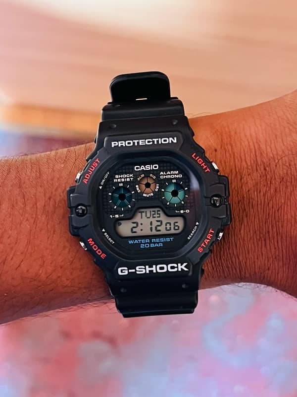 Casio G-Shock DW-5900-1 2