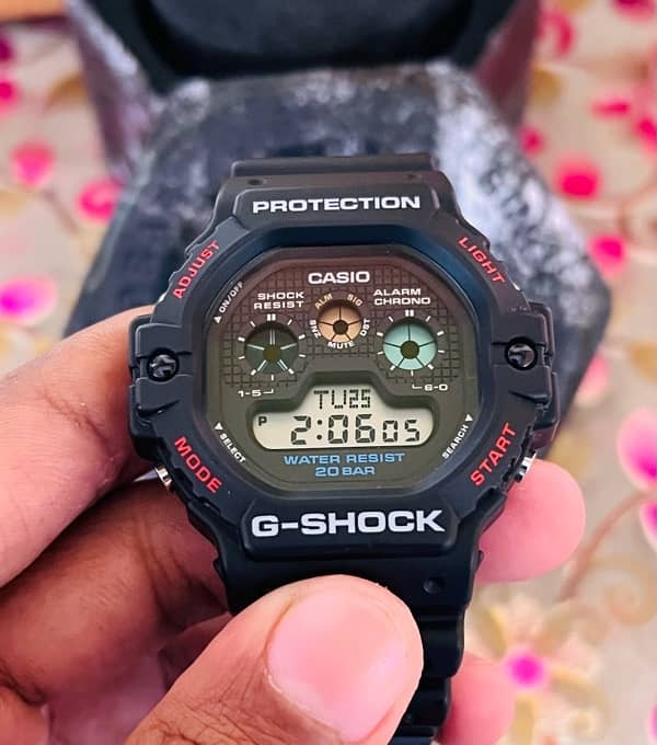 Casio G-Shock DW-5900-1 3