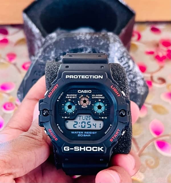 Casio G-Shock DW-5900-1 4