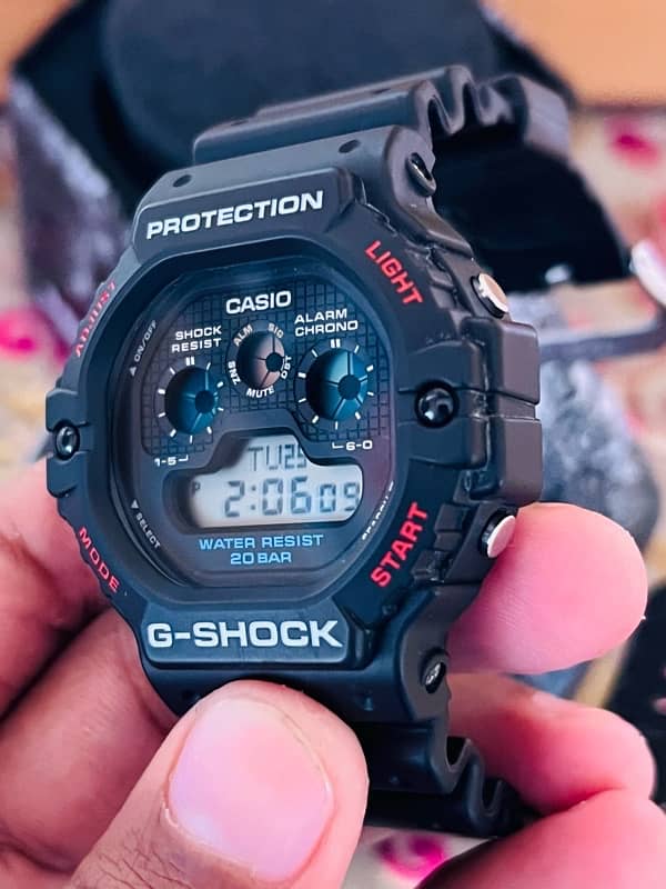 Casio G-Shock DW-5900-1 10