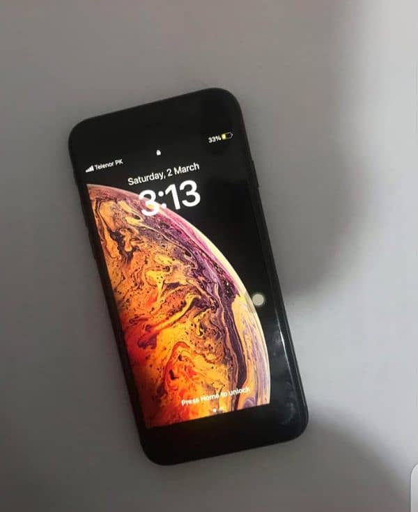 iPhone 8 64 GB factory unlock set all okay 1