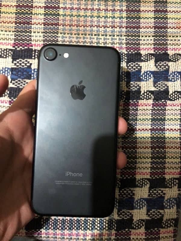 iphone 7    32 for urgent sale 2