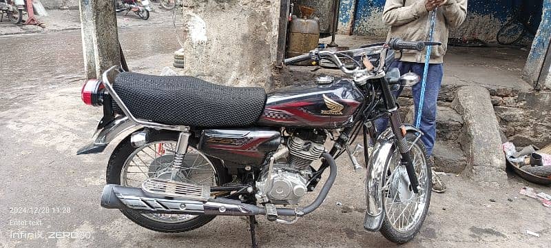 Honda cg 125 (2024) madel hy 9.5/10 0