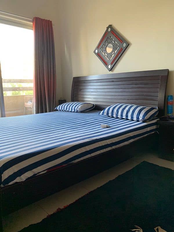 King size bed for sale 0