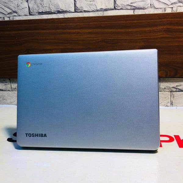 Toshiba CB 30 14inch Chrome os Windows support 8