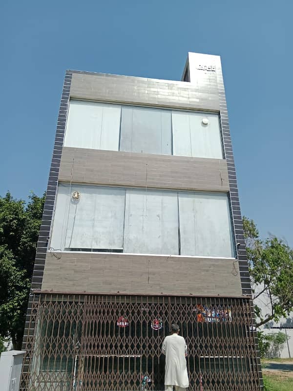 2 Marla Commercial Building Available For Rent 0