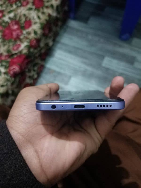 vivo y 17 s 4+4gb ram 128 gb rom 2