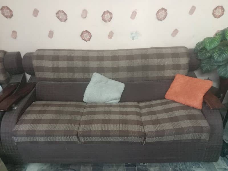 urgent 7 seater sofa set sale 0