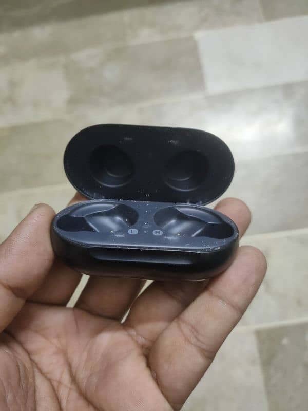 Samsung earbuds case 1