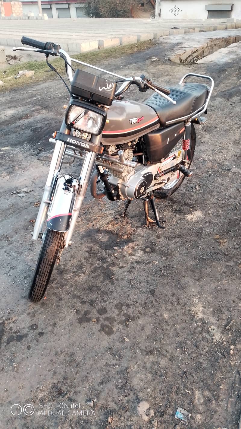 Honda 125 in lush condition Tankey Tappay Un touch original 1