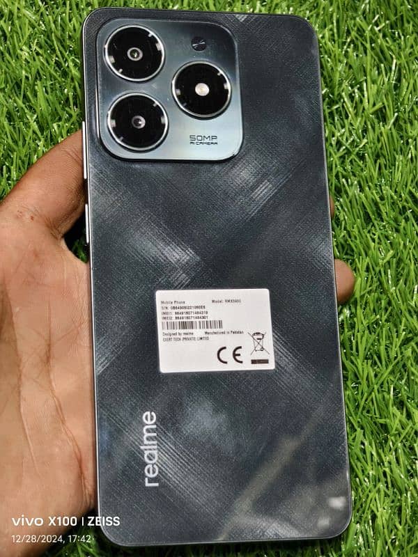 Realme C61 1