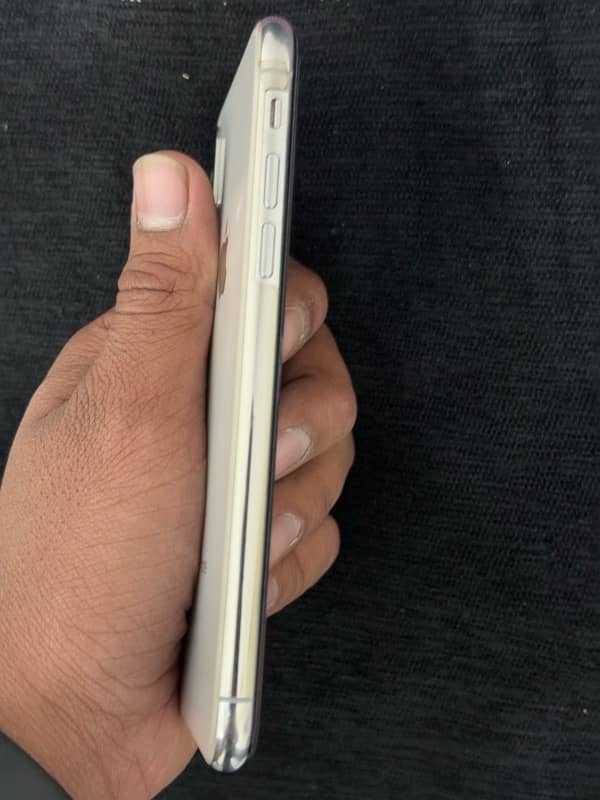 i phone x 64 gb non pta condition 10/10 white colour 7