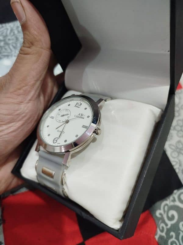 Brand New Watches with boxes/Delivery all over Pakistan 6