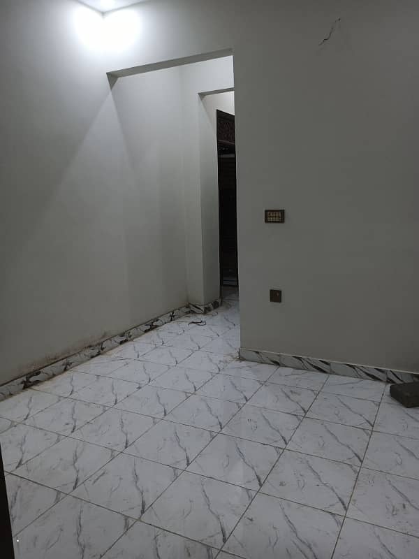 60 Square Yards Flat In Stunning Nazimabad - Block 5C Is Available For Sale 3