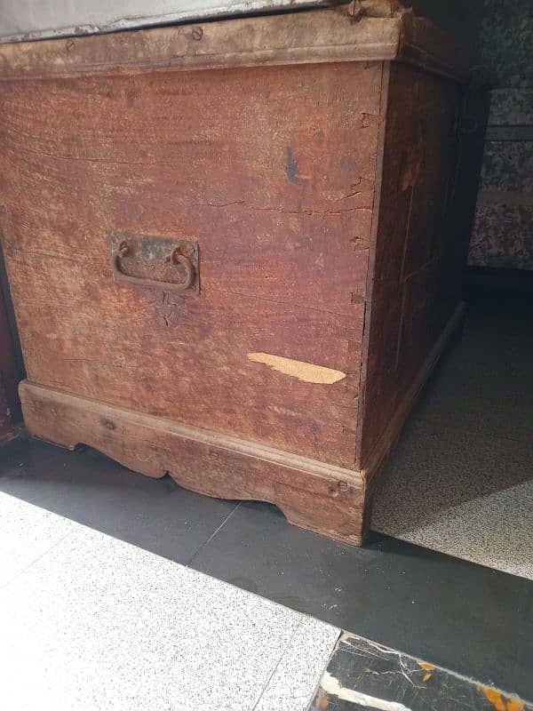 2 Trunk |  2 wooden Trunk | 2 Antique wooden trunk 2