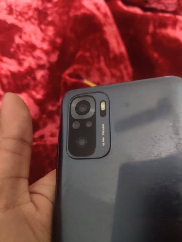 Redmi not 10Front Glass Broke,jeck chnge krwaya hy,fully worked, 6/128 2